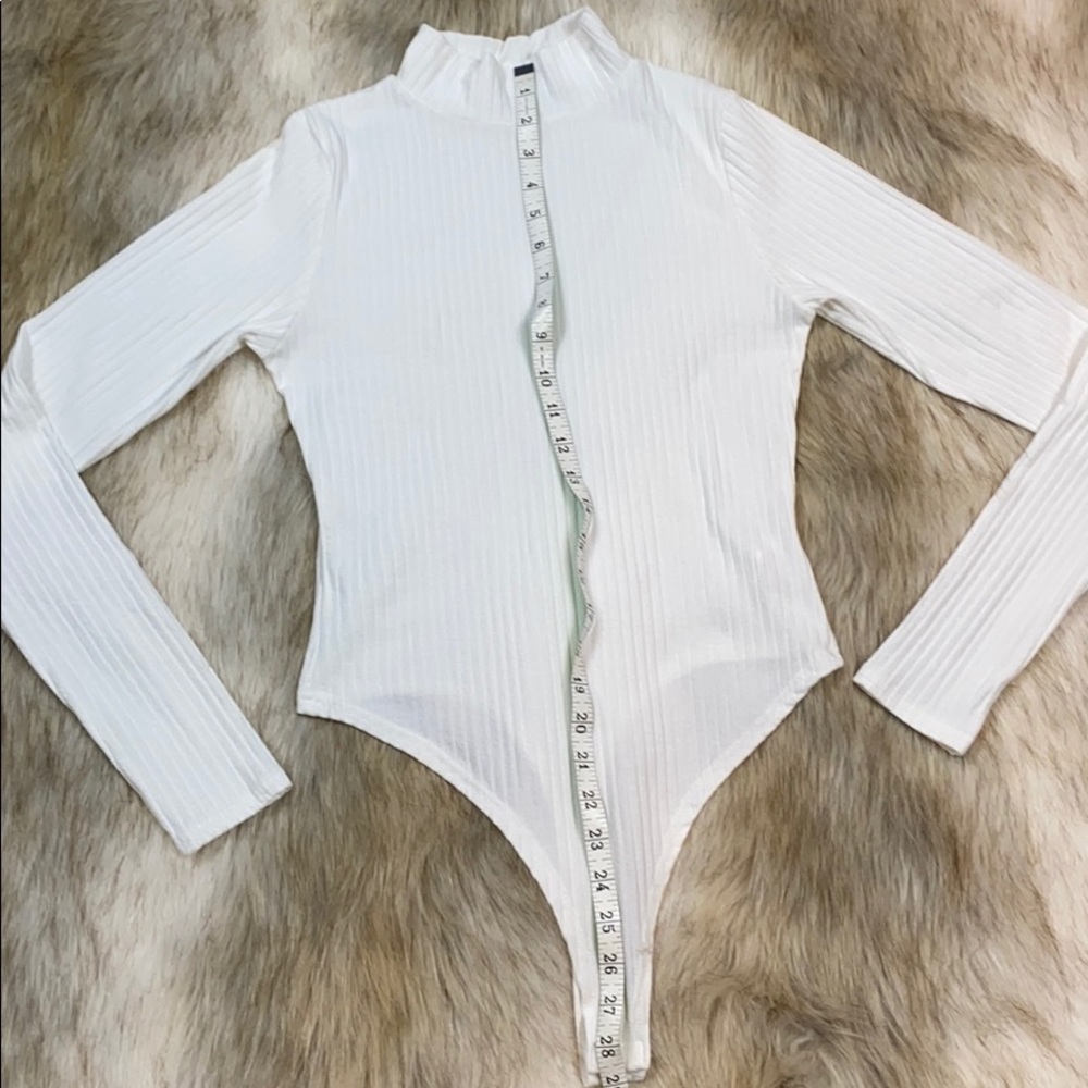 ❌Sold❌ Boohoo white ribbed bodysuit - Picture 6 of 8
